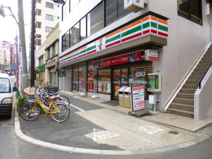 セブンイレブン文京大塚4丁目店(コンビニ)まで110m ドゥーエ茗荷谷