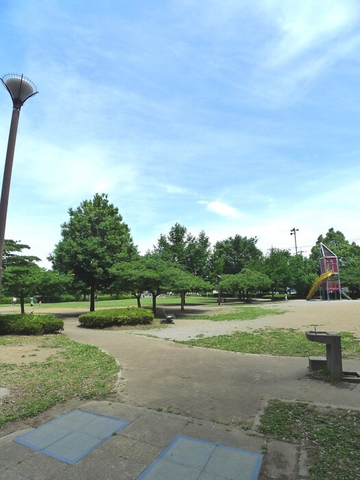 井沼方公園(公園)まで580m サンル－ツマンション