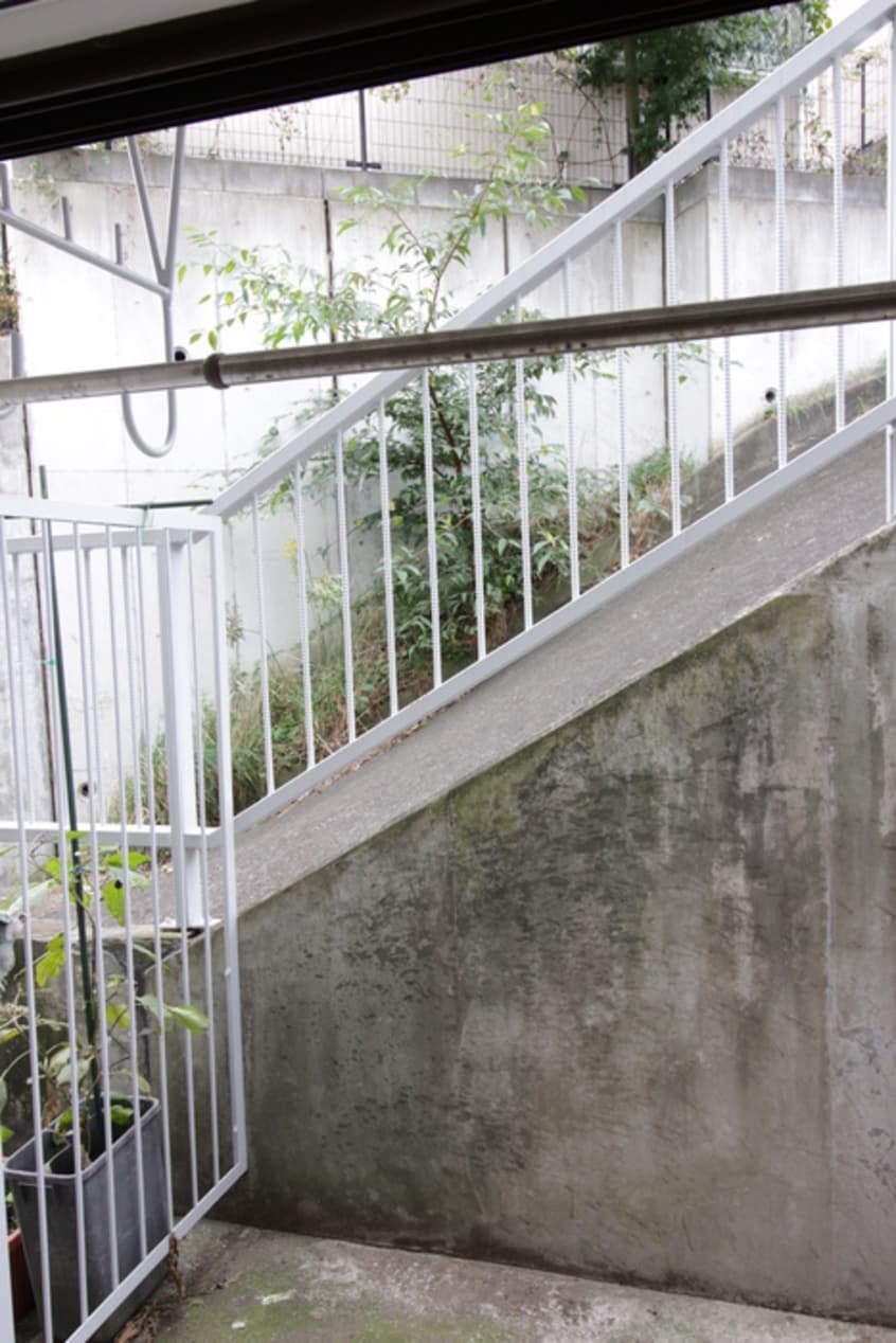 室内からの展望 アイビ－ハウス百合ヶ丘