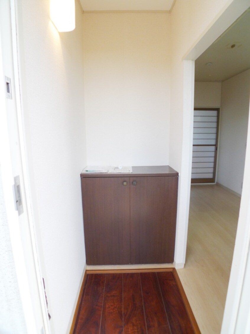 玄関 ルワイエ向陽