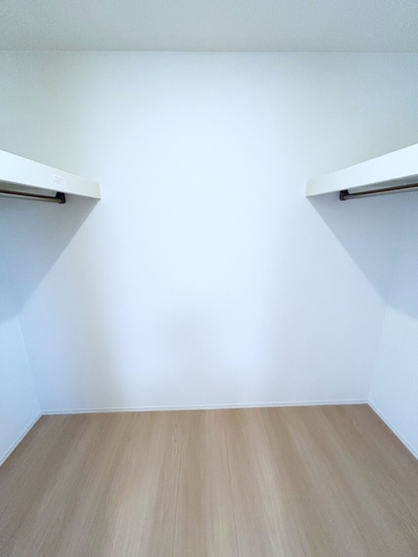 収納 メルヴェーユイイダ芝原
