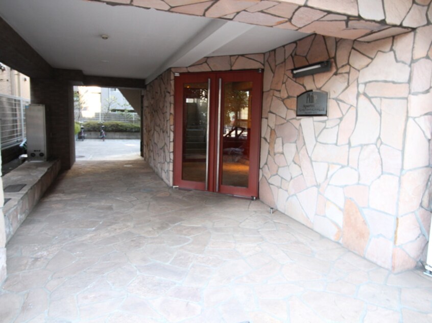 エントランス部分 プレールアパートメント芦花公園