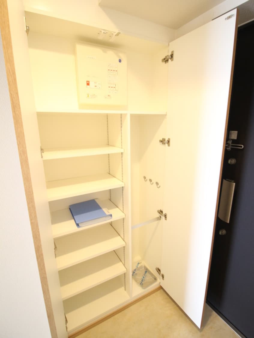 靴箱 プレール・ドゥーク梅島（1003）