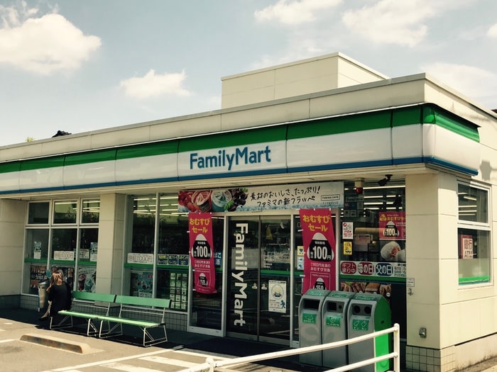 ファミリーマート　中野白鷺店(コンビニ)まで220m カーサヴェルデ