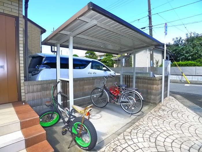 駐輪場 シャルマン