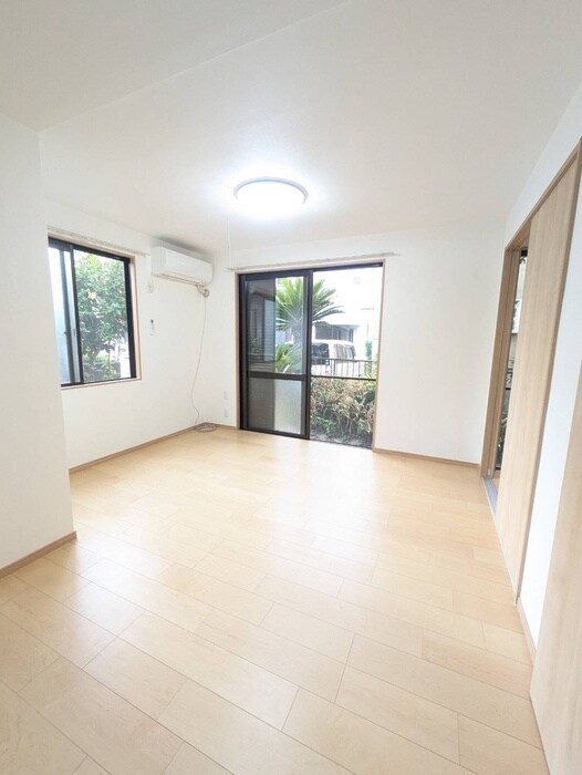 居室 湘南エイト