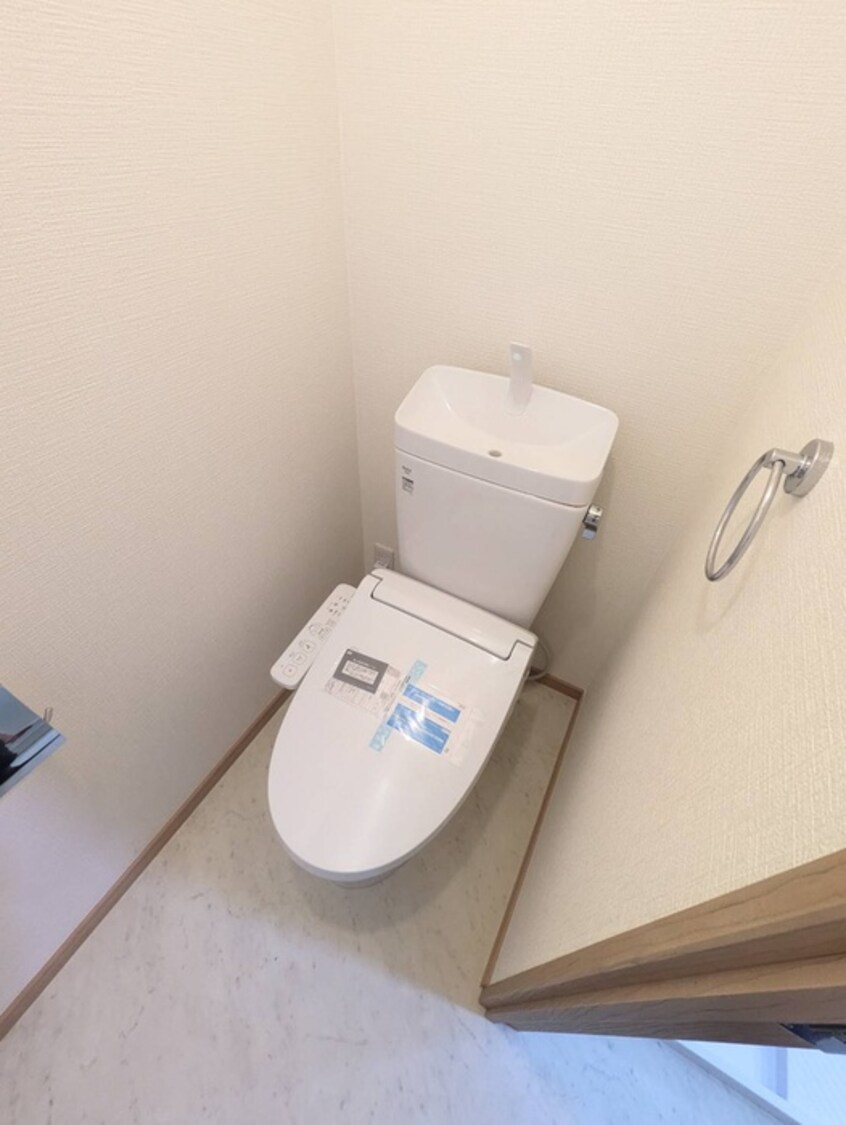 トイレ 湘南エイト