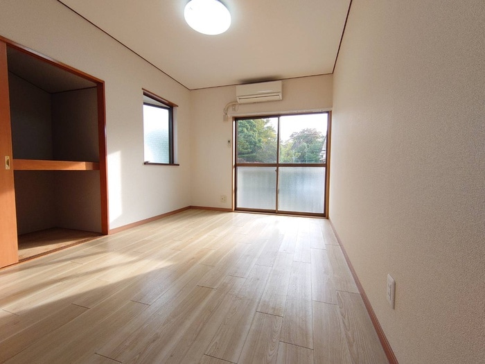 居室 コ－ポサニ－