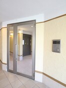 エントランス部分 ルミエ－ル北里