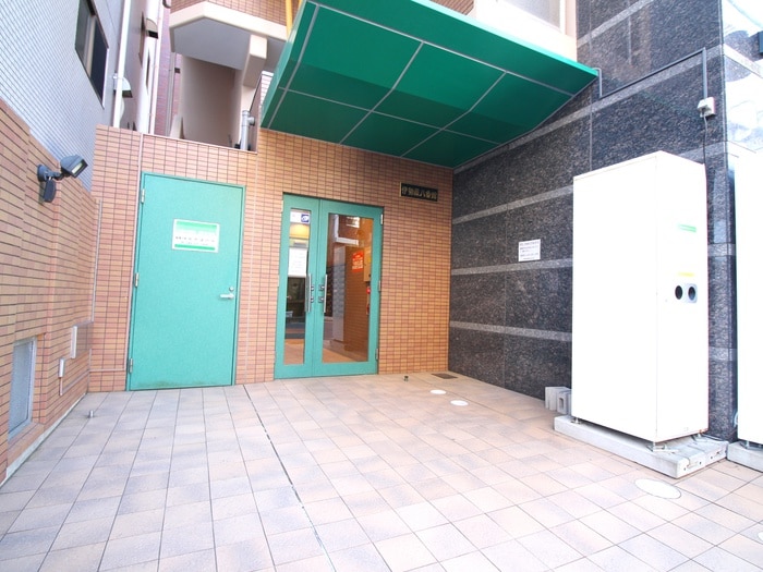 エントランス部分 伊勢原八番館