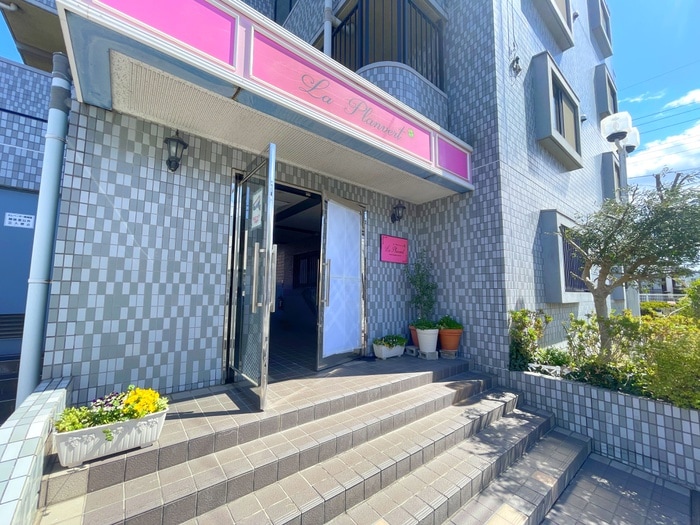 エントランス部分 ラ・プランヴェール