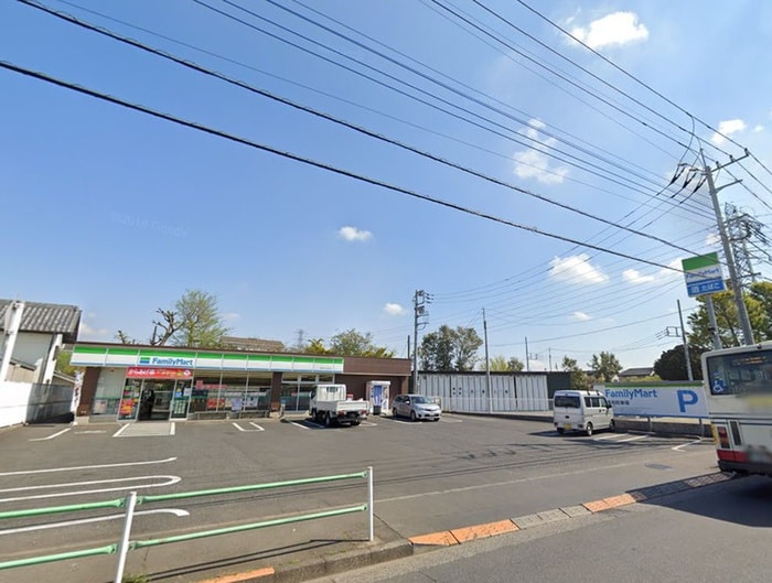 ファミリーマート(コンビニ)まで560m シャトル花小金井南