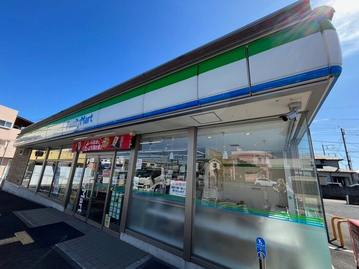 ファミリーマート狭山広瀬店(コンビニ)まで190m クレセント勝時