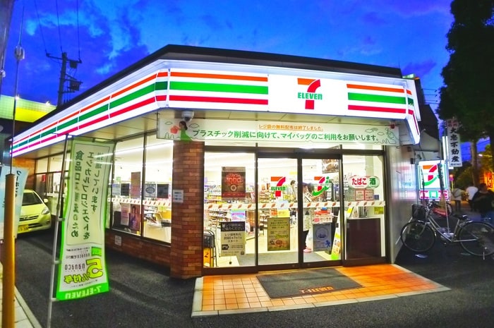 セブンイレブン(コンビニ)まで426m CRASTINE西馬橋1丁目