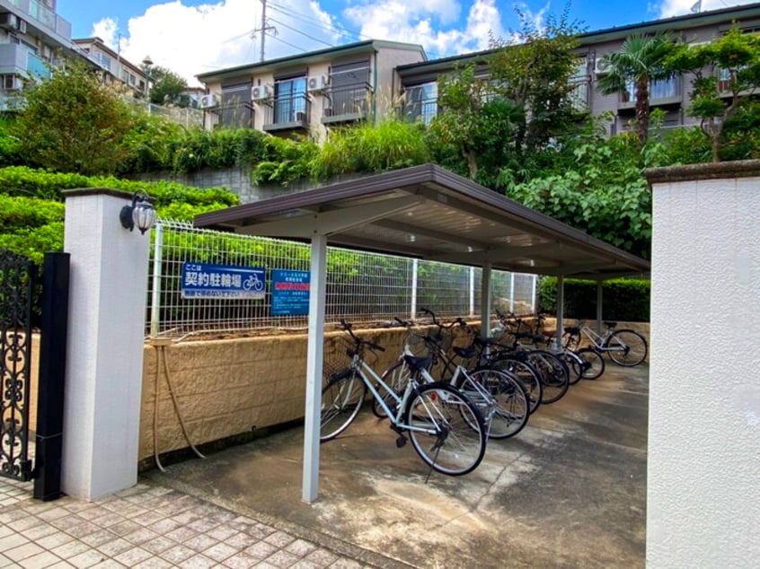 駐輪場 ドミ－ル玉川学園