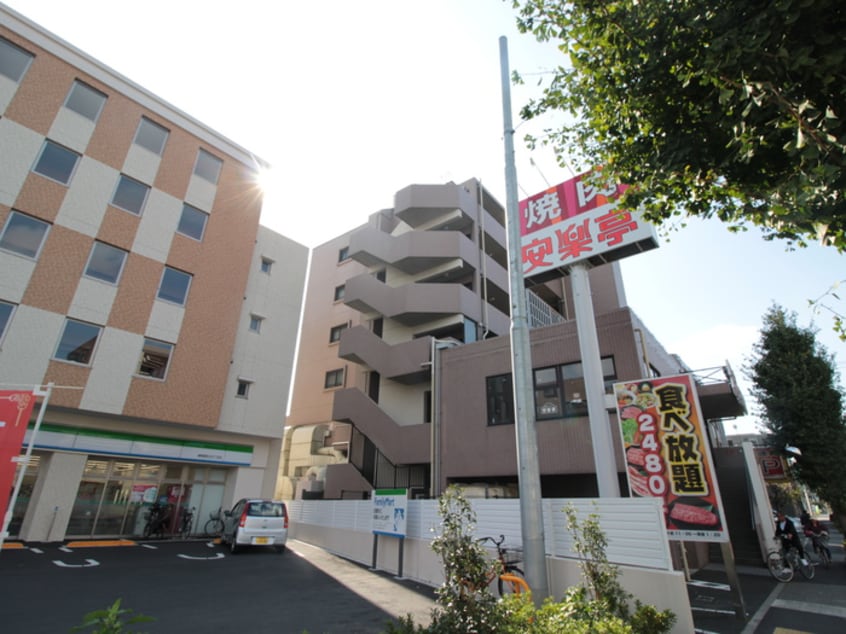 安楽亭(その他飲食（ファミレスなど）)まで30m ベルグラント