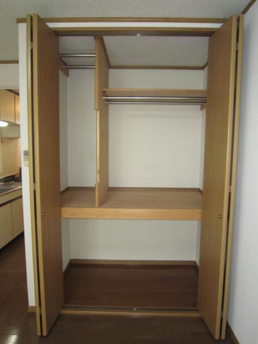 収納 谷津町貸家