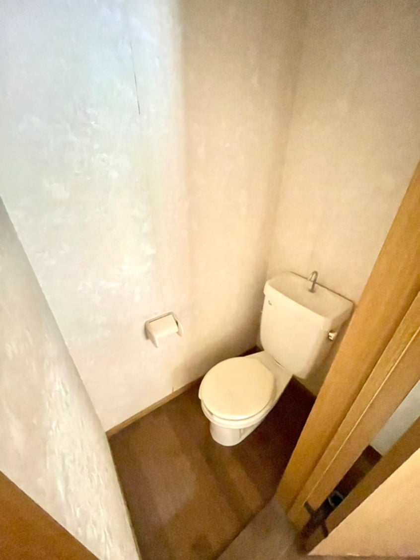 トイレ 谷津町貸家