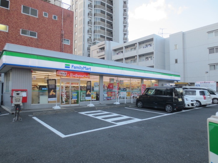 ファミリーマート 湘南台文化センター前店(コンビニ)まで197m リブリ・テラ