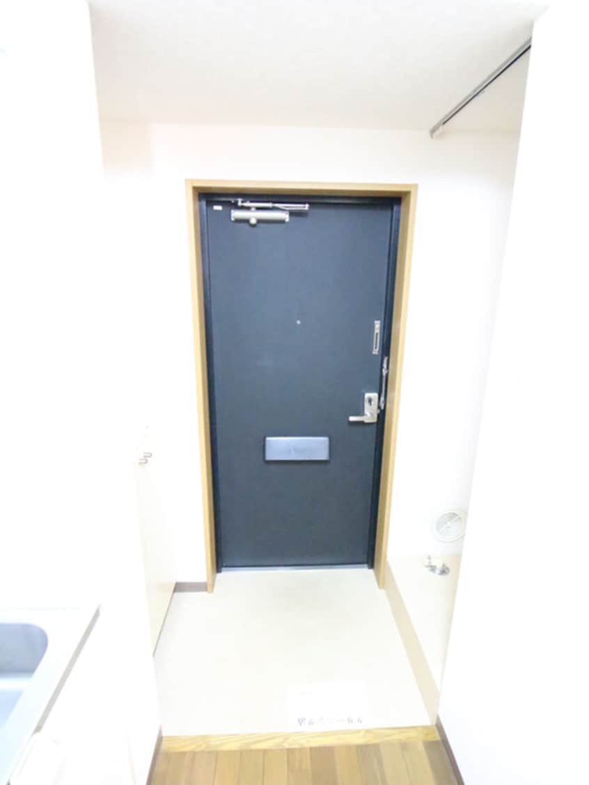 玄関 ホワイトレジデンス