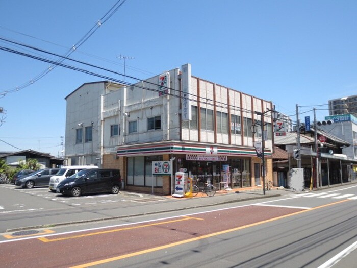 セブンイレブン(コンビニ)まで300m コンフォ－ト宮本