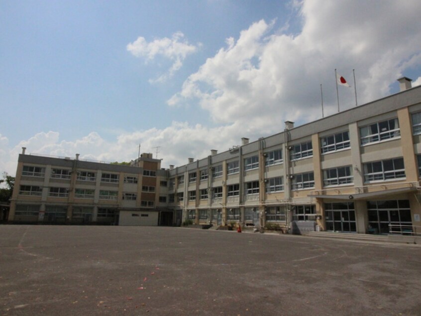 篠崎第二小学校(小学校)まで400m コーポ秀