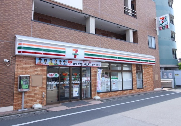 セブンイレブン京王稲田堤北口店(コンビニ)まで317m リヴィエール