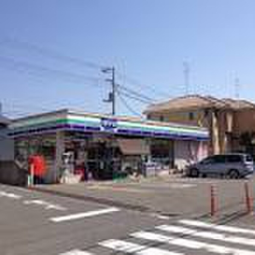 スリーエフ町田広袴店(コンビニ)まで760m Crane　Hills