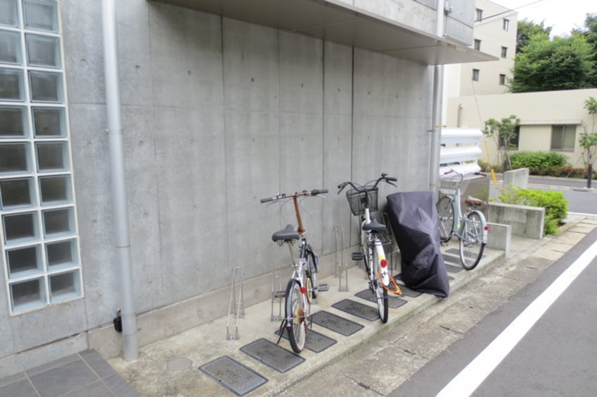 駐輪場 ル－ネス南烏山