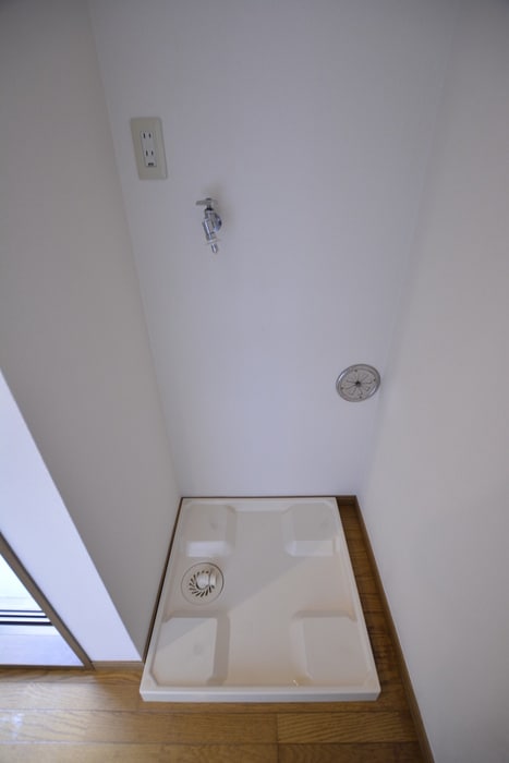 洗濯機置場 レルム東駒形