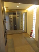 エントランス部分 Ｈｅｒｍｉｔａｇｅ(ｴﾙﾐﾀ-ｼﾞﾕ)