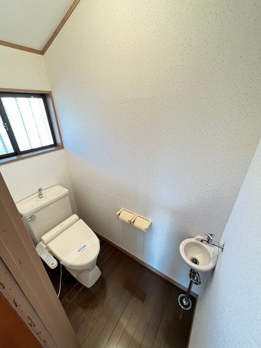 トイレ ロイヤルヒルズ石室　２