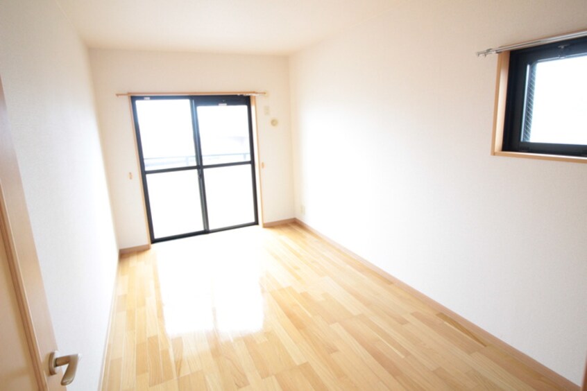 居室 フォルトゥ－ナ