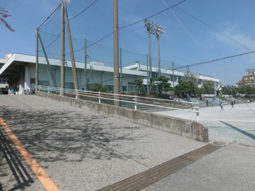 明治小学校(小学校)まで280m フォルトゥ－ナ