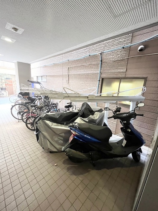駐輪場 NEO　ROOMELIA