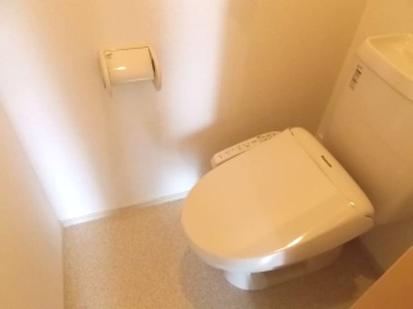 トイレ メゾン・ド・ソレイユＢ