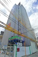建築中