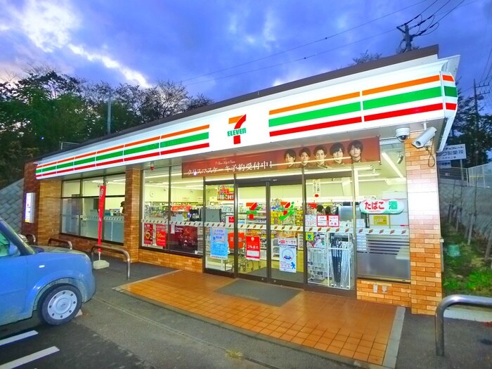 セブンイレブン(コンビニ)まで100m フランシーズ