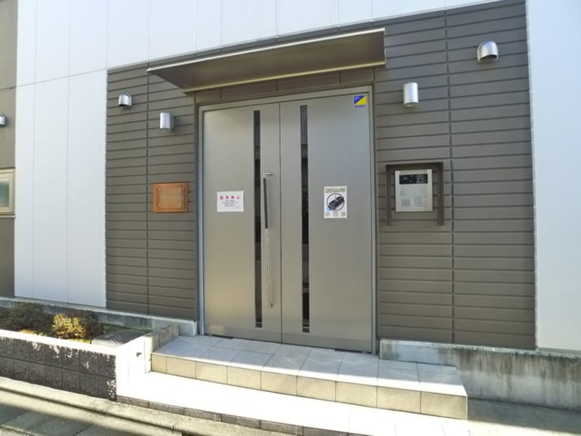 エントランス部分 アイリス四つ木
