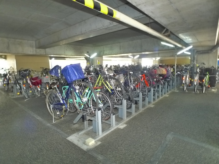 駅前駐輪場(公園)まで600m アイリス四つ木