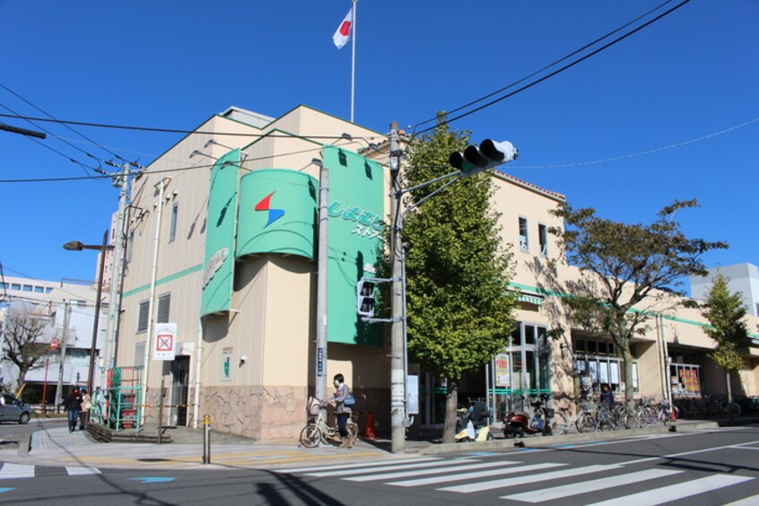 しまむらストア―駅前店(スーパー)まで590m シーサイドテラス