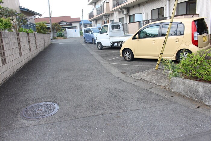 駐車場 ハイツベルフラワ－