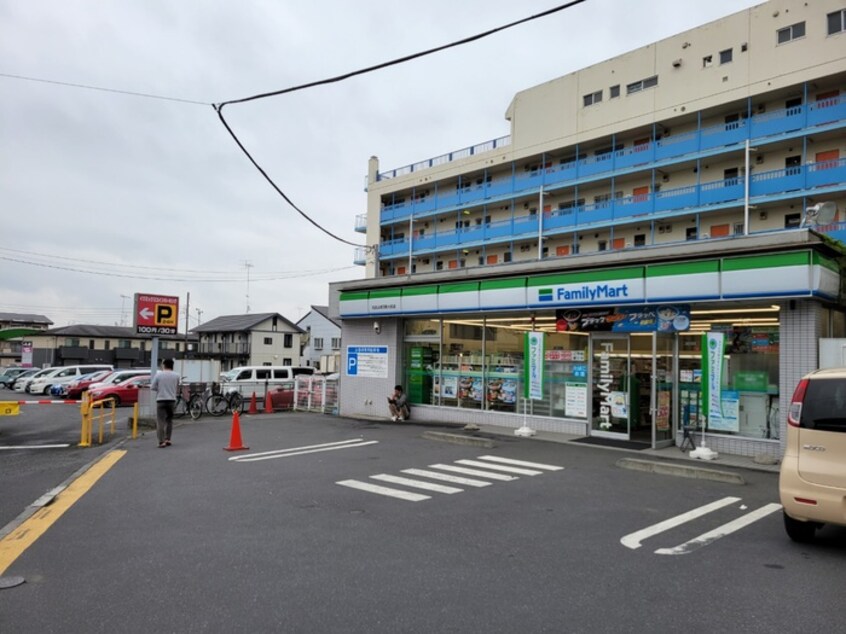 ファミリーマート毛呂山埼玉医大前店(コンビニ)まで453m クリ－ンハイツ