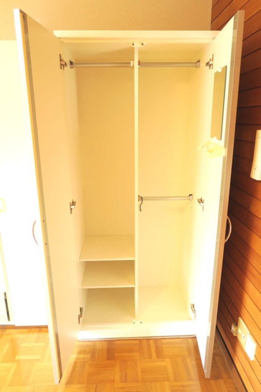 収納 メロディ－ハイム石井