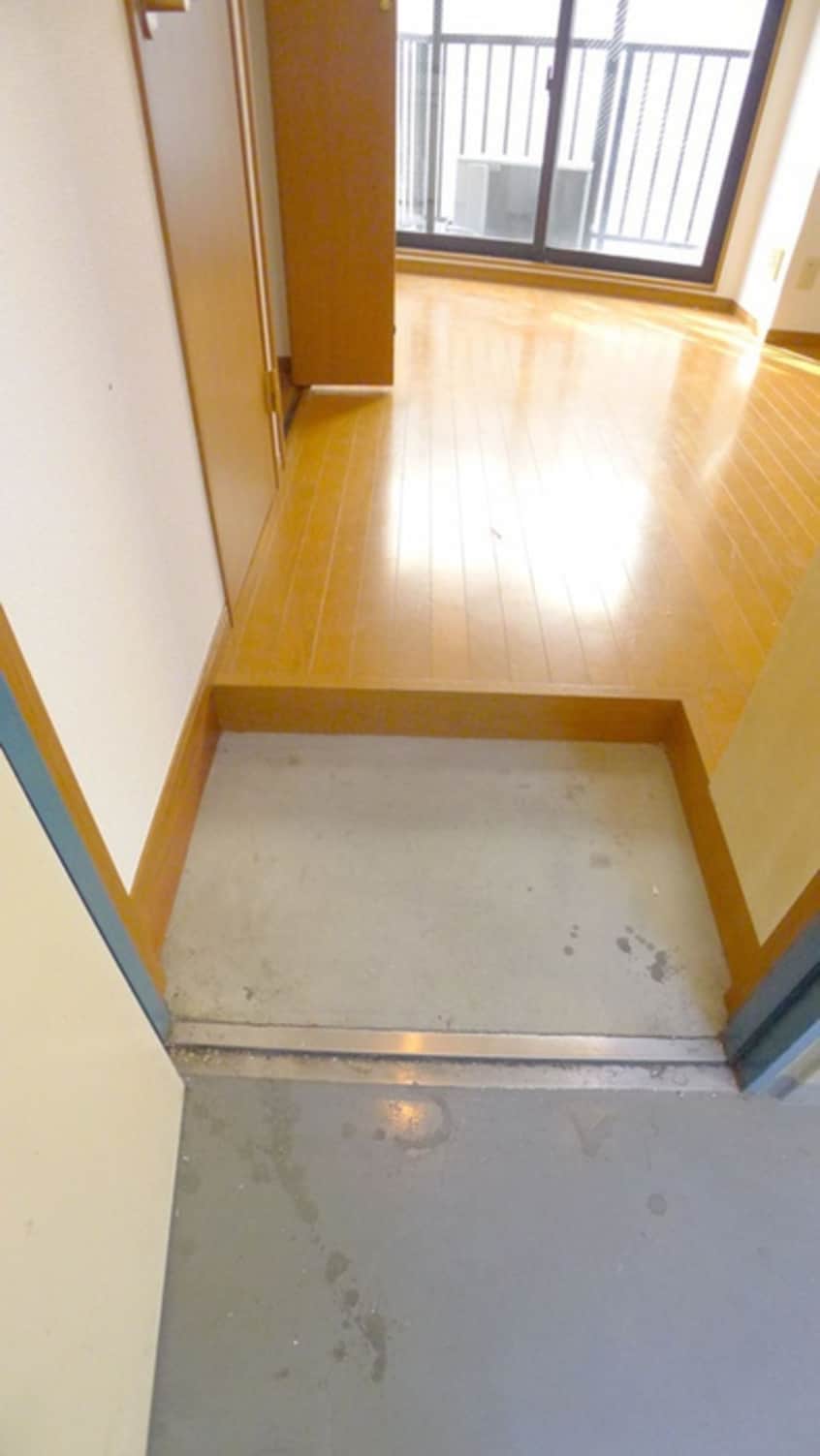 玄関 ア－ク曳舟