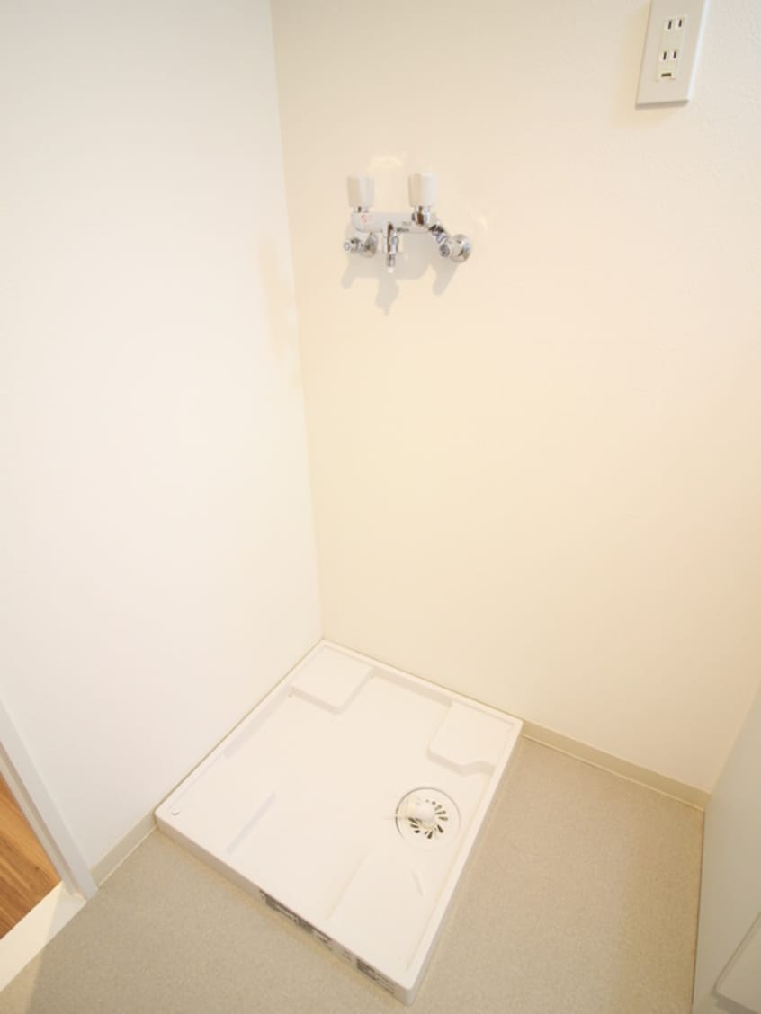 洗濯機置場 リノヴェ－ル新百合ヶ丘