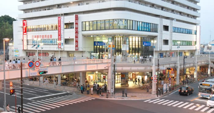 サンビーチ追浜(ショッピングセンター/アウトレットモール)まで1100m シャルマンＡ