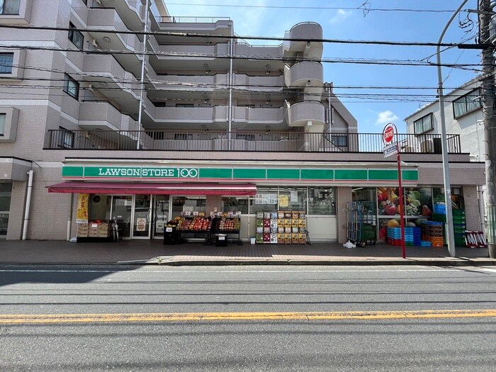 ローソンストア100高田東店(コンビニ)まで120m アミ－コ－ト高田