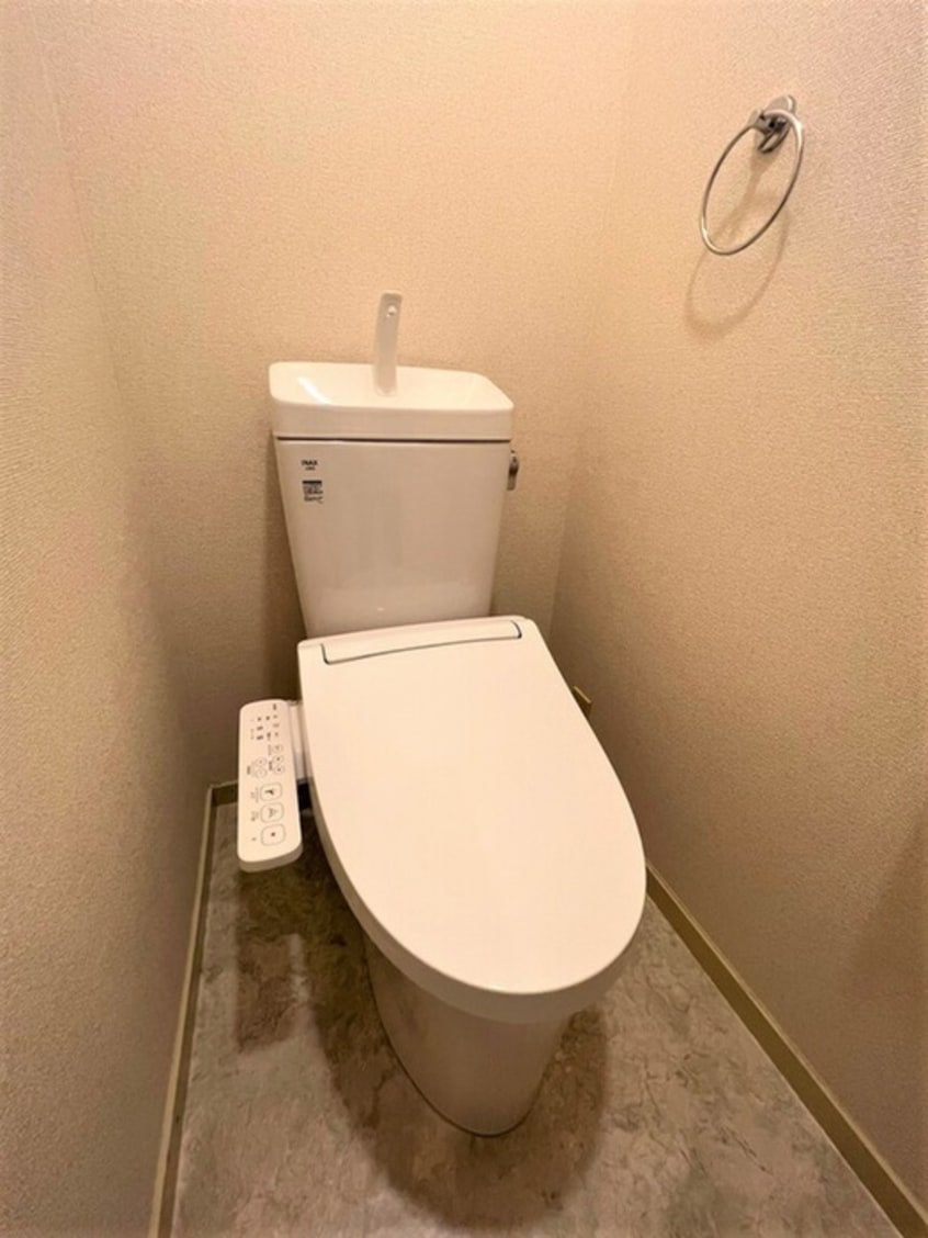 トイレ サンモ－ル 坂本