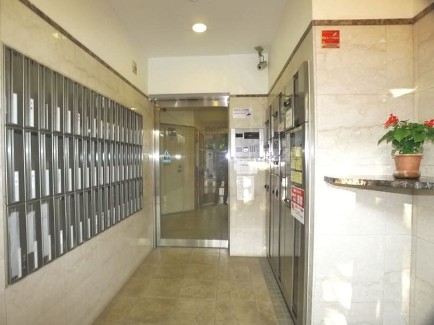 エントランス部分 グッドフラットⅢ